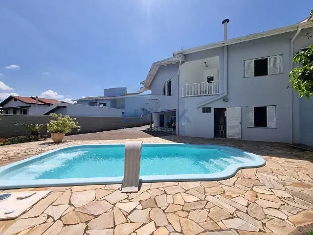 Casa com 690m² 3 quartos e 5 banheiros, à venda, no bairro Colinas dos Álamos em Valinhos