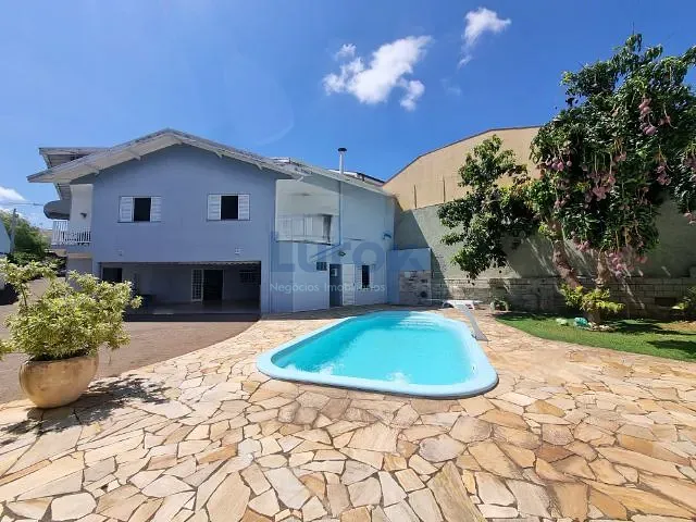 Casa com 690m² 3 quartos e 5 banheiros, à venda, no bairro Colinas dos Álamos em Valinhos