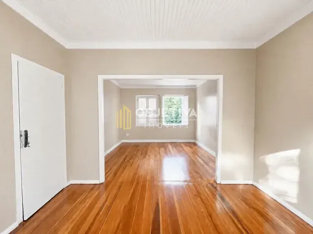 Casa 3 quartos e 2 banheiros, para alugar, no bairro Santana em Porto Alegre