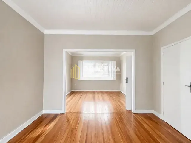 Casa 3 quartos e 2 banheiros, para alugar, no bairro Santana em Porto Alegre