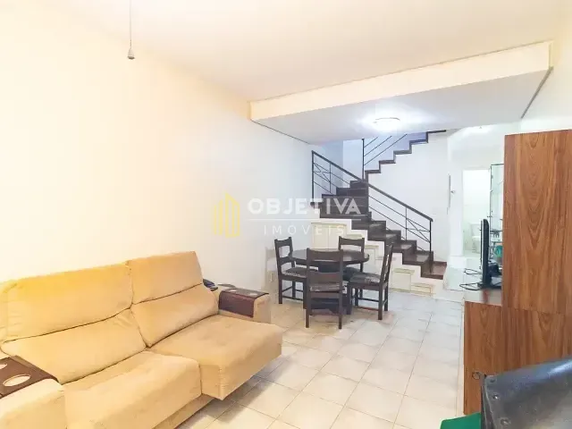 Casa 3 quartos e 2 banheiros, para alugar, no bairro Teresópolis em Porto Alegre