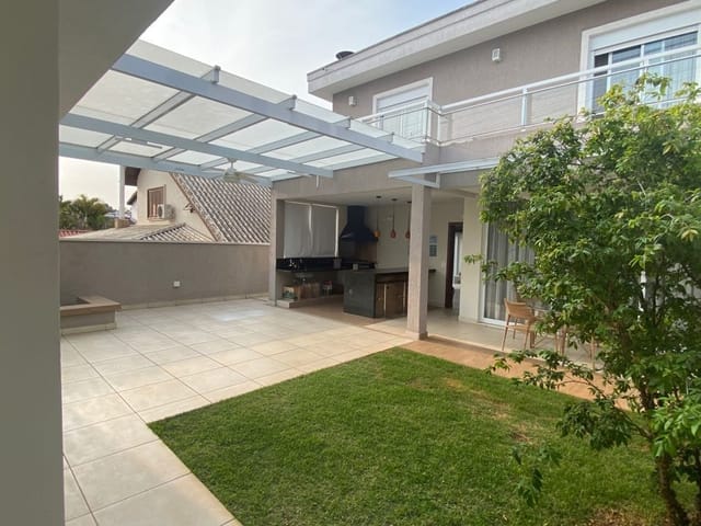 Casa com 360m² 4 quartos e 5 banheiros, à venda, no bairro Alphaville em Santana de Parnaíba