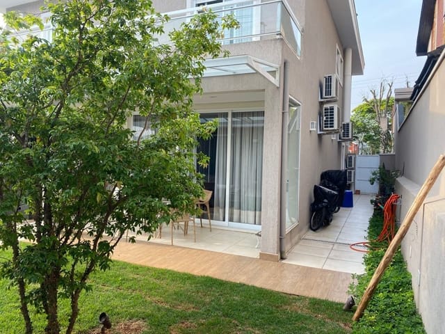 Casa com 360m² 4 quartos e 5 banheiros, à venda, no bairro Alphaville em Santana de Parnaíba