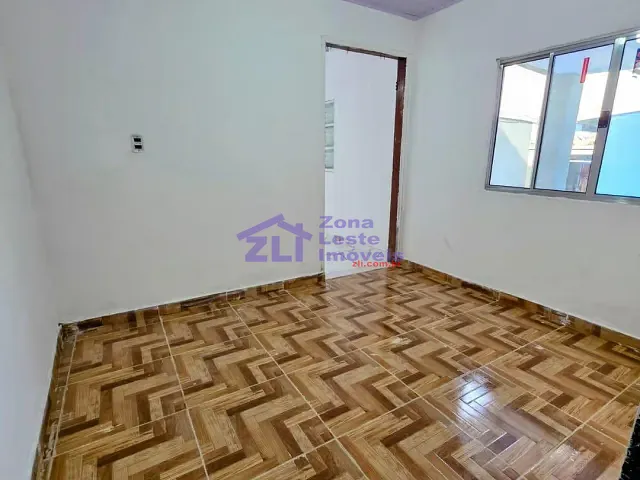 Casa com 550m² 1 quarto e 1 banheiro, para alugar, no bairro Vila Esperança em São Paulo