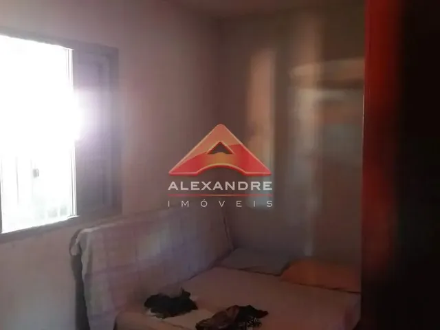 Casa com 300m² 3 quartos e 1 banheiro, à venda, no bairro Vila Industrial em São José Dos Campos