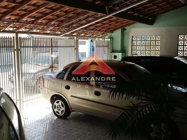 Casa com 300m² 3 quartos e 1 banheiro, à venda, no bairro Vila Industrial em São José Dos Campos