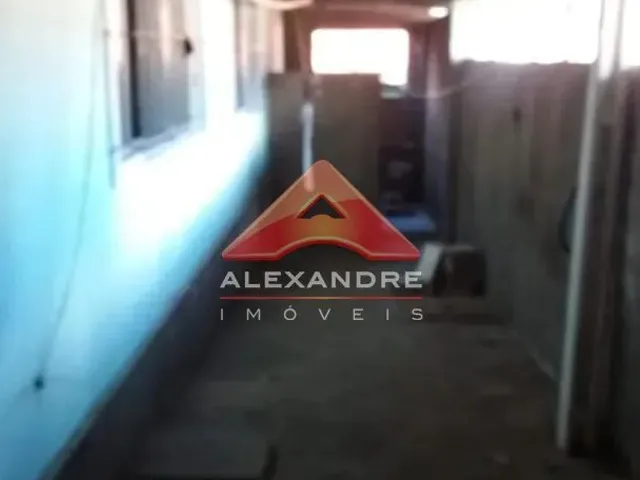 Casa com 300m² 3 quartos e 1 banheiro, à venda, no bairro Vila Industrial em São José Dos Campos