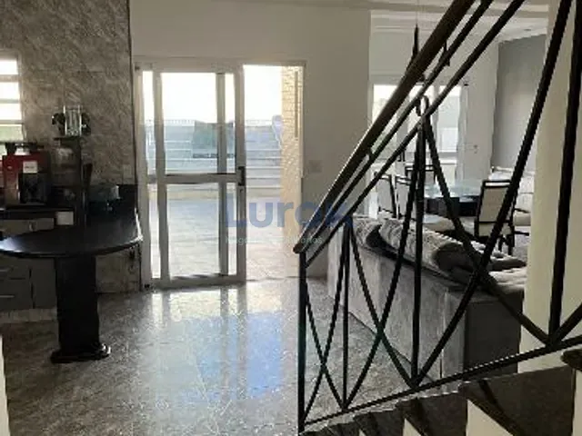 Casa com 611m² 3 quartos e 4 banheiros, à venda, no bairro Jardim São Pedro em Valinhos