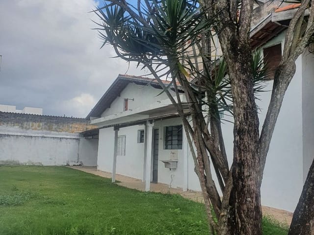 Casa 2 quartos e 1 banheiro, à venda, no bairro Conjunto Residencial Araretama em Pindamonhangaba