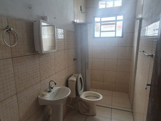 Casa 2 quartos e 1 banheiro, à venda, no bairro Conjunto Residencial Araretama em Pindamonhangaba