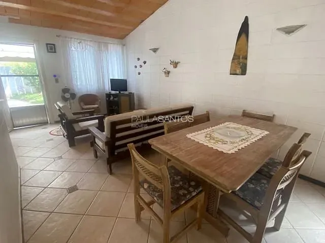 Casa com 250m² 2 quartos e 2 banheiros, à venda, no bairro Centro em Peruíbe