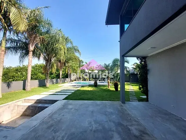 Casa com 947m² 4 quartos e 6 banheiros, à venda, no bairro Urbanova em São José dos Campos