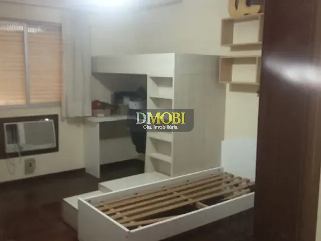 Casa com 1500m² 6 quartos e 4 banheiros, à venda, no bairro Barnabé em Gravataí
