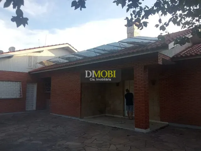 Casa com 1500m² 6 quartos e 4 banheiros, à venda, no bairro Barnabé em Gravataí