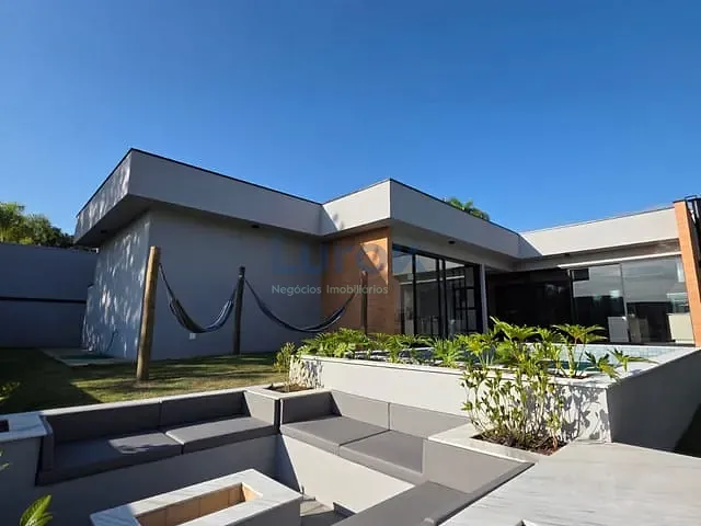 Casa com 702m² 4 quartos e 5 banheiros, à venda, no bairro Dois Córregos em Valinhos