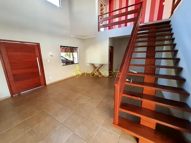 Casa com 721m² 3 quartos e 7 banheiros, à venda, no bairro Nossa Senhora do Perpétuo Socorro em Pindamonhangaba