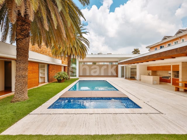 Casa com 1390m² 4 quartos e 5 banheiros, à venda, no bairro Tamboré em Santana de Parnaíba