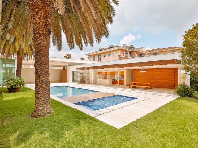 Casa com 1390m² 4 quartos e 5 banheiros, à venda, no bairro Tamboré em Santana de Parnaíba