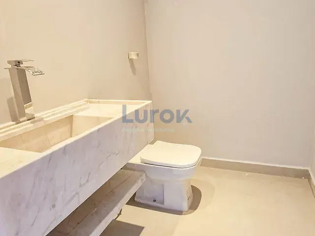 Casa com 300m² 3 quartos e 5 banheiros, à venda, no bairro Loteamento Residencial Santa Gertrudes em Valinhos