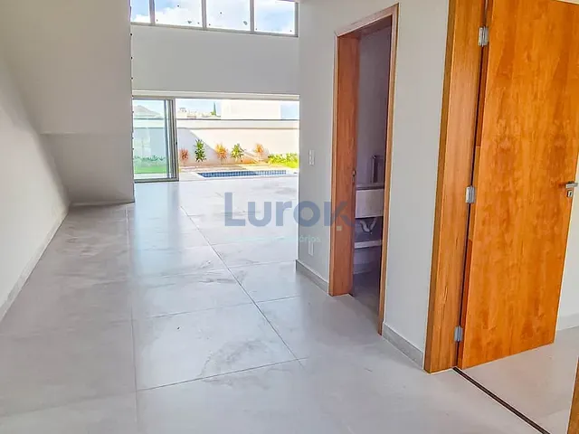 Casa com 300m² 3 quartos e 5 banheiros, à venda, no bairro Loteamento Residencial Santa Gertrudes em Valinhos