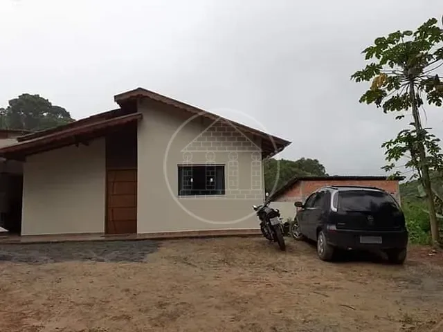 Casa com 135m² 2 quartos e 1 banheiro, à venda, no bairro Sítio Fazendinha em Juquitiba