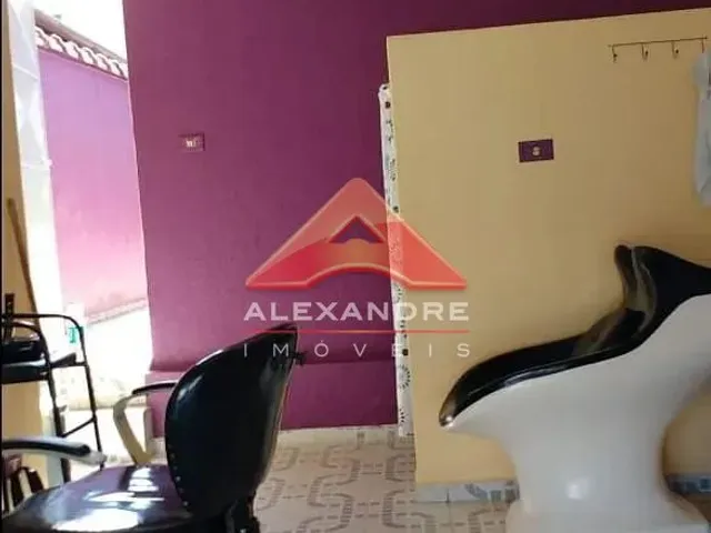 Casa com 250m² 2 quartos e 1 banheiro, à venda, no bairro Jardim Ismênia em São José Dos Campos