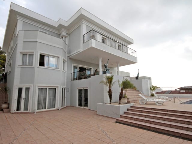 Casa com 890m² 6 quartos e 8 banheiros, à venda ou para alugar, no bairro Colinas da Anhanguera em Santana de Parnaíba