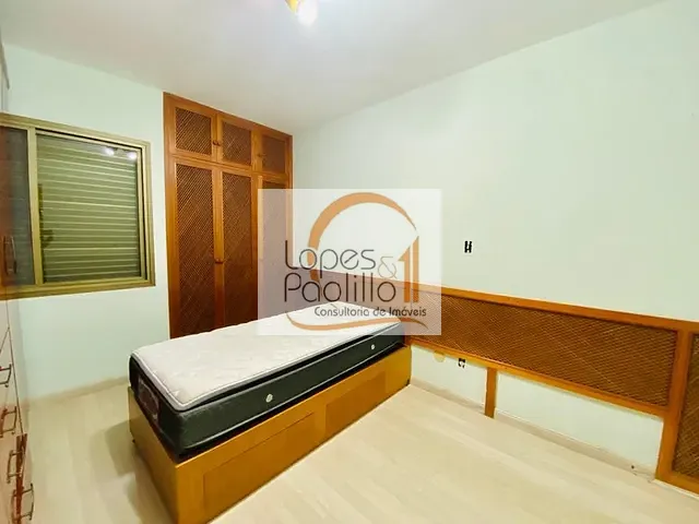 Casa com 1000m² 3 quartos e 5 banheiros, para alugar, no bairro Vila Santista em Atibaia