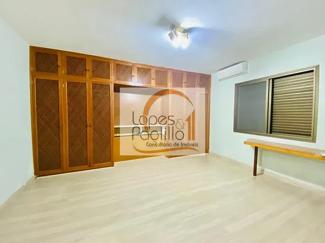 Casa com 1000m² 3 quartos e 5 banheiros, para alugar, no bairro Vila Santista em Atibaia