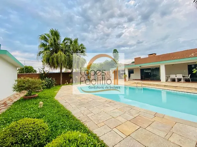 Casa com 1000m² 3 quartos e 5 banheiros, para alugar, no bairro Vila Santista em Atibaia