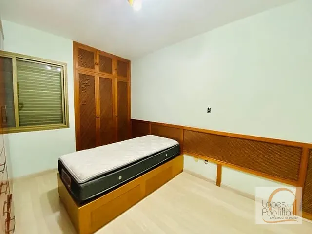 Casa com 1000m² 3 quartos e 5 banheiros, para alugar, no bairro Vila Santista em Atibaia