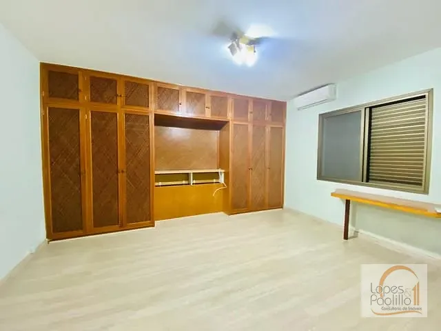 Casa com 1000m² 3 quartos e 5 banheiros, para alugar, no bairro Vila Santista em Atibaia