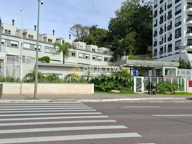 Casa com 370m² 3 quartos e 5 banheiros, à venda, no bairro Santa Tereza em Porto Alegre