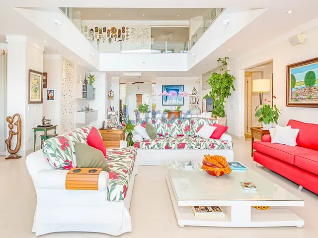 Casa com 800m² 8 quartos e 10 banheiros, à venda, no bairro Tabatinga em Caraguatatuba