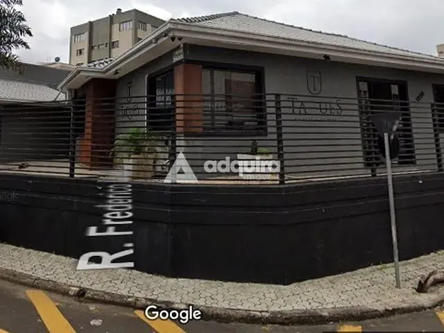 Casa com 182m², à venda, no bairro Centro em Ponta Grossa