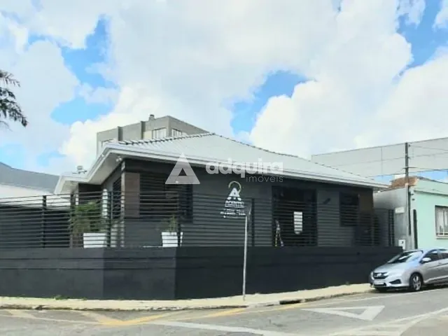 Casa com 182m², à venda, no bairro Centro em Ponta Grossa