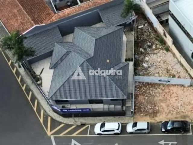 Casa com 182m², à venda, no bairro Centro em Ponta Grossa