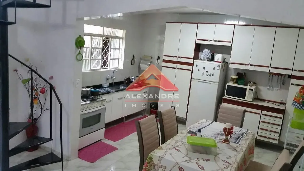 Casa, 4 quartos, 160 m² - Foto 1