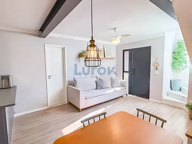 Casa 2 quartos e 3 banheiros, à venda, no bairro Jardim Santa Helena em Valinhos