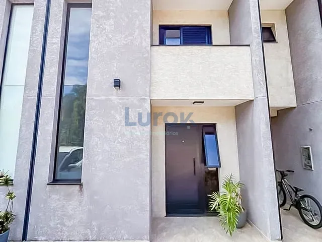 Casa 2 quartos e 3 banheiros, à venda, no bairro Jardim Santa Helena em Valinhos