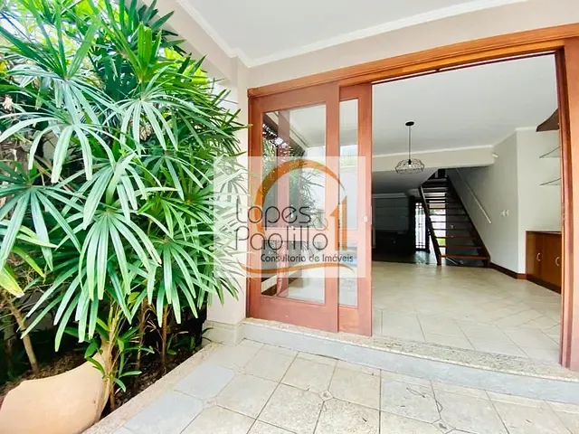 Casa com 300m² 5 quartos e 5 banheiros, à venda, no bairro Jardim Floresta em Atibaia