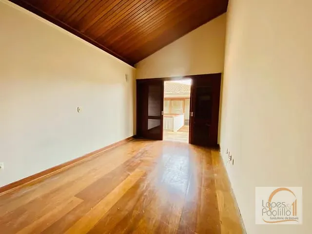 Casa com 300m² 5 quartos e 5 banheiros, à venda, no bairro Jardim Floresta em Atibaia