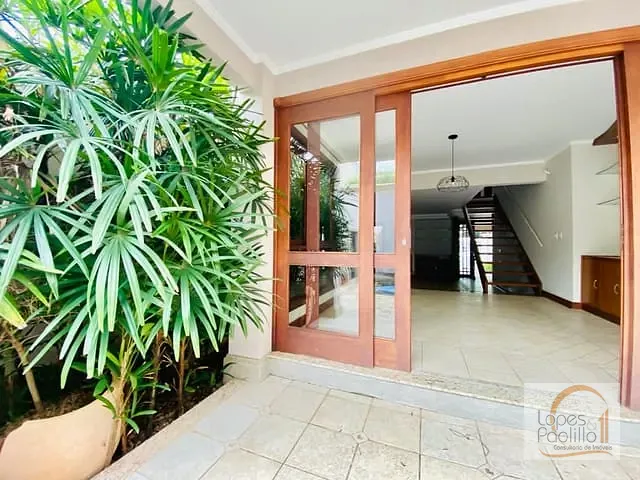 Casa com 300m² 5 quartos e 5 banheiros, à venda, no bairro Jardim Floresta em Atibaia