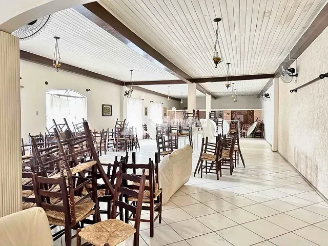 Casa com 462m², à venda, no bairro Centro em Ponta Grossa