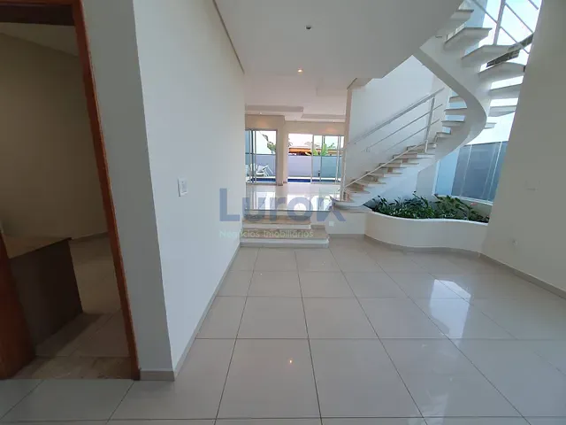 Casa com 350m² 3 quartos e 5 banheiros, à venda, no bairro Santa Cruz em Valinhos