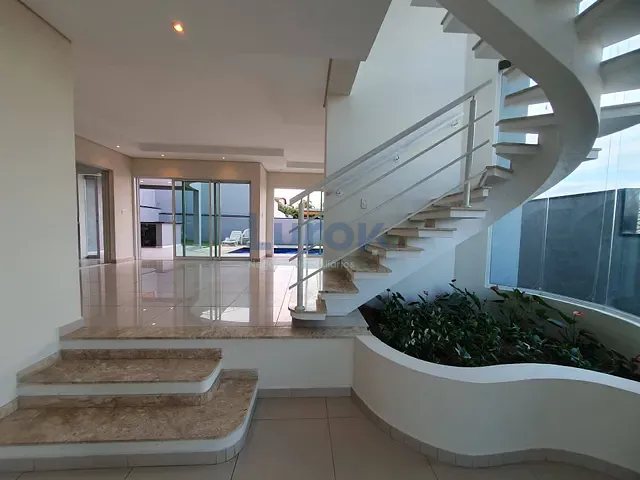 Casa com 350m² 3 quartos e 5 banheiros, à venda, no bairro Santa Cruz em Valinhos