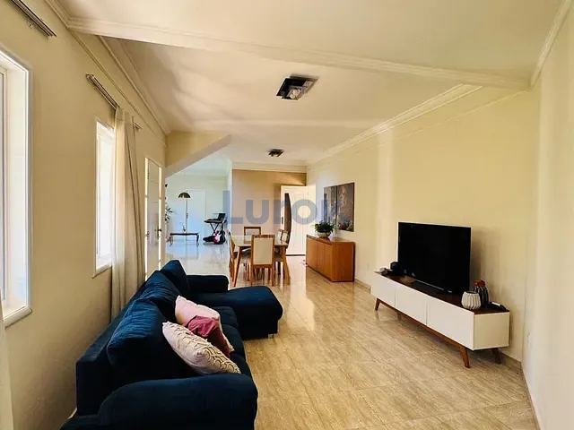 Casa com 344m² 3 quartos e 5 banheiros, à venda, no bairro Santa Cruz em Valinhos