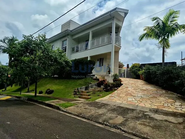 Casa com 344m² 3 quartos e 5 banheiros, à venda, no bairro Santa Cruz em Valinhos