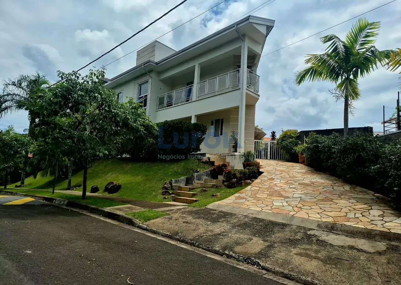 Casa, 3 quartos, 244 m² - Foto 1