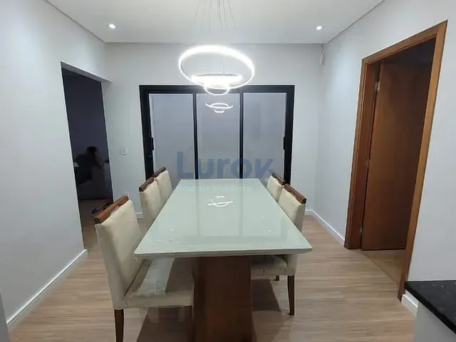 Casa com 250m² 3 quartos e 3 banheiros, à venda, no bairro Loteamento Residencial Santa Gertrudes em Valinhos